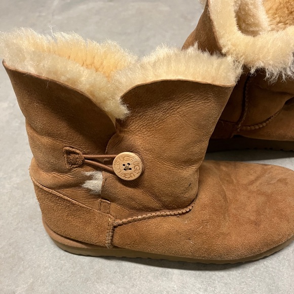 Ugg Button Bailey - Picture 4 of 6
